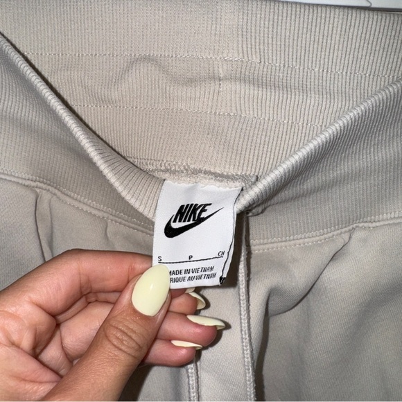 WOMEN'S NIKE SPORTSWEAR PHOENIX FLEECE MID-RISE JOGGER SWEATPANTS Beige Sand S - Picture 4 of 5